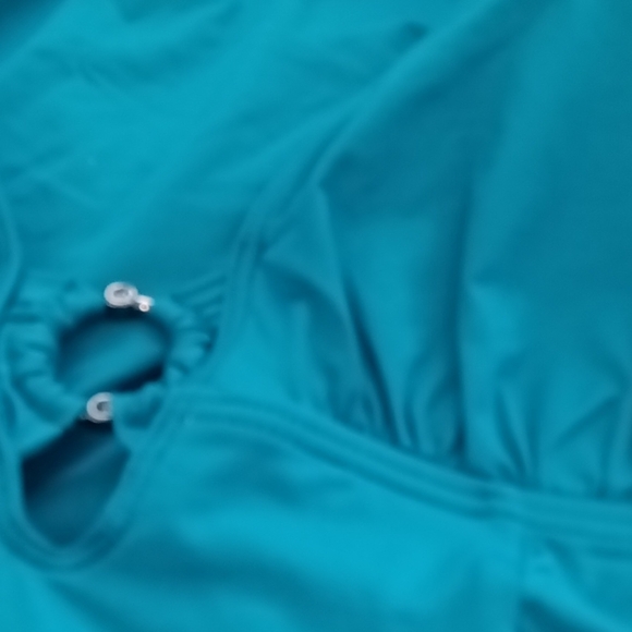 #8❤️ New Tommy Bahama V Neck Halter cup 1 piece bathing suit Tummy control - Picture 12 of 16